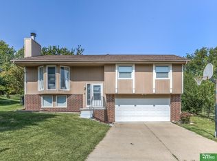 910 Thurston Ave, Bellevue, NE 68123