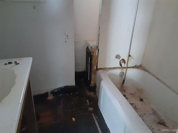 2nd image of 119 E Sellar St