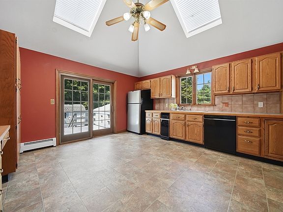 4th image of 7 Hingston St