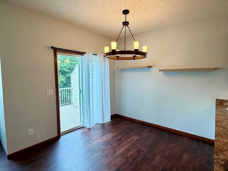 15111 Louisiana Ave — Photo 5