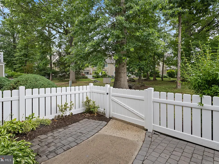 3 Foxtail Ln — Photo 16