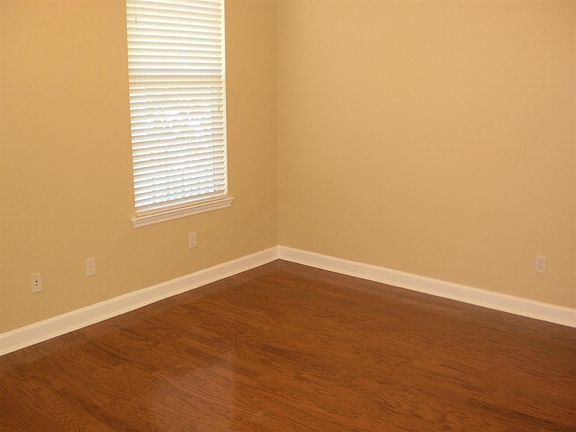 4th image of 4111 Poe Pl