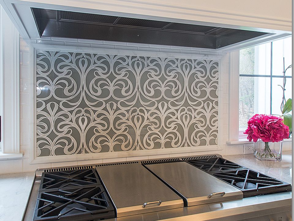 355 Lakehurst Dr, Bratenahl, OH 44108 Zillow