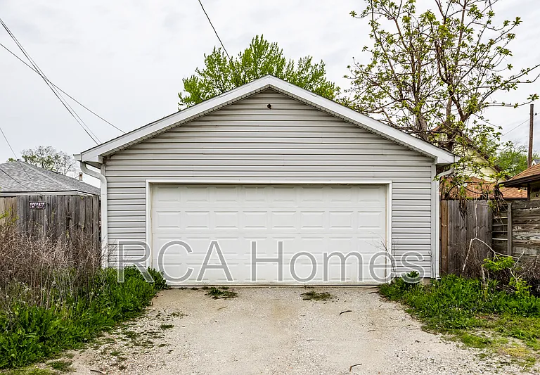 1547 Hoyt Ave — Photo 22