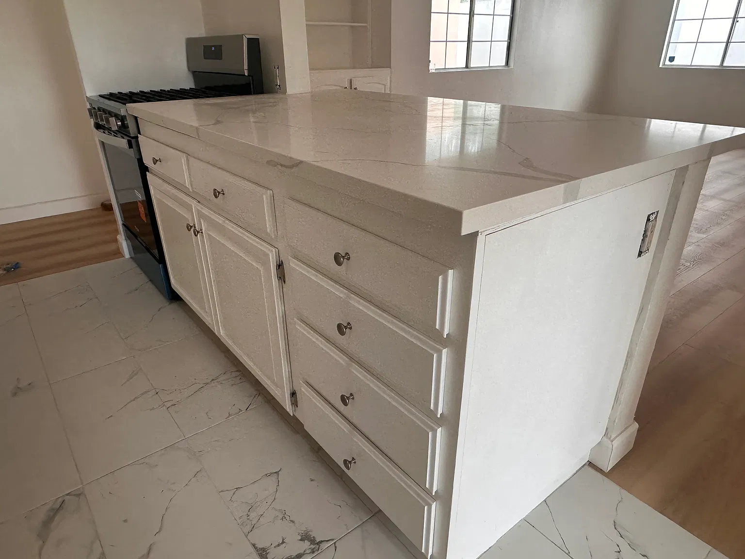 5 bed, 2112 sqft, $4,500 — Photo 2