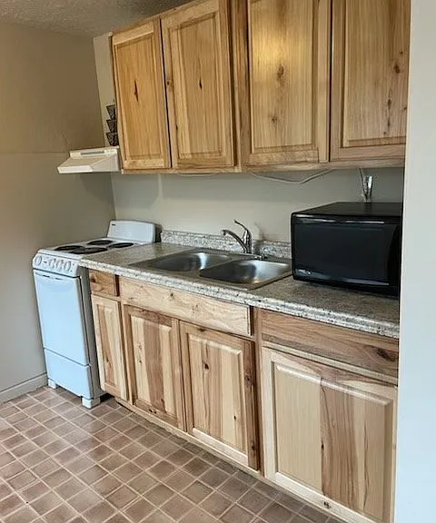 424 N Rouse Ave #3 — Photo 2