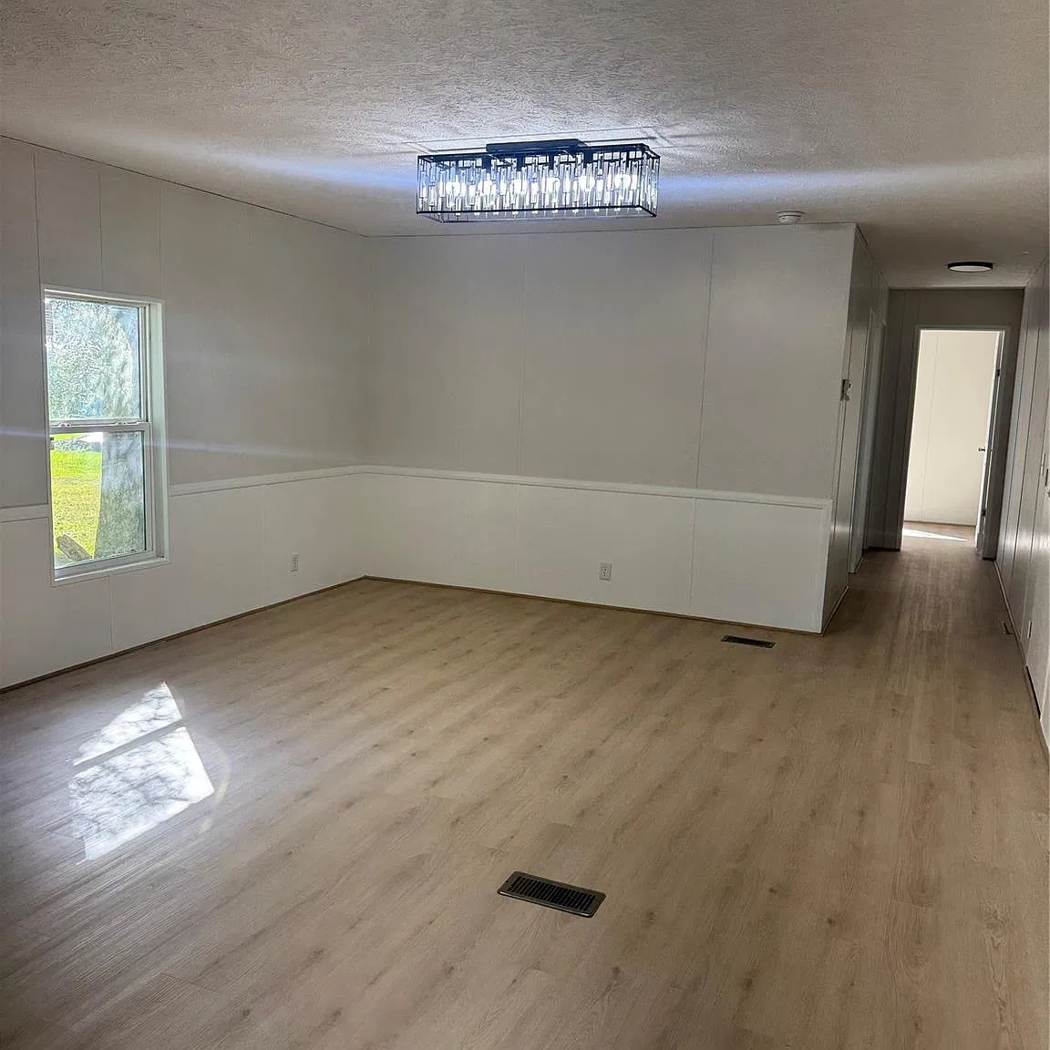 3 bed, 2.0 bath, 1140 sqft, $1,200 — Photo 4