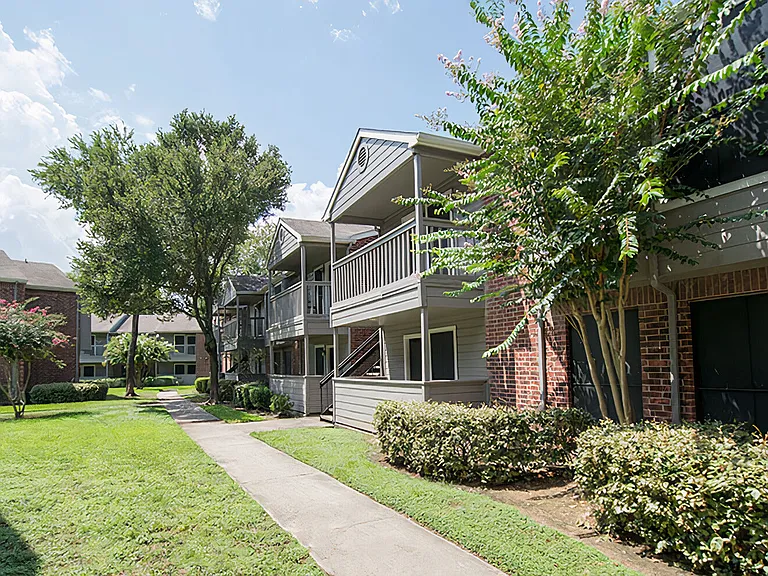 Porterwood Apartments — Photo 11