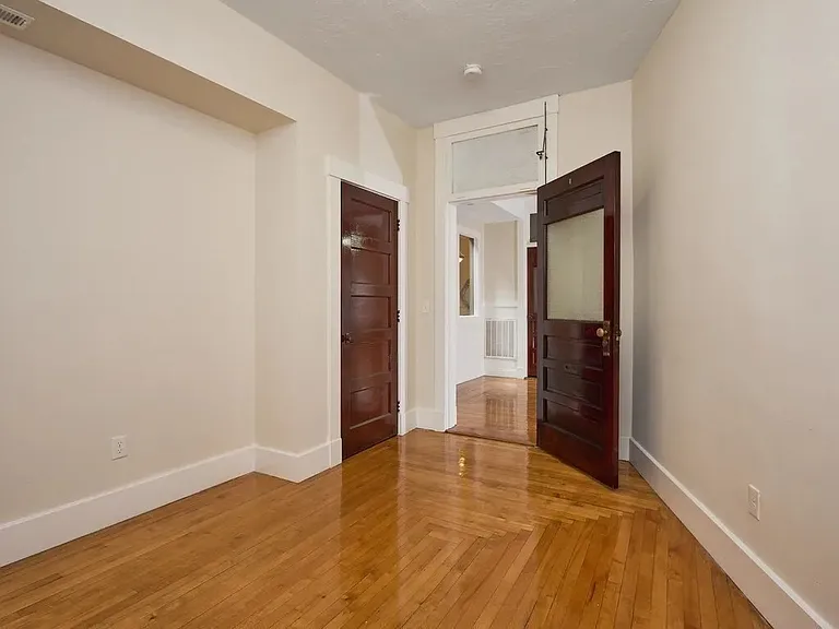 15 Hamilton St #1 — Photo 14