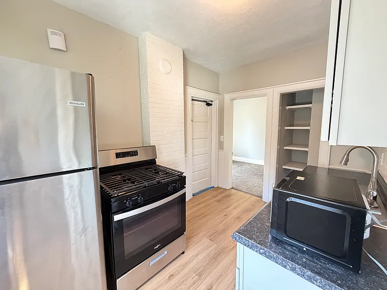 80 Dewitt St #2 — Photo 6