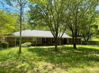 204 Robertson Rd, Petal, MS 39465