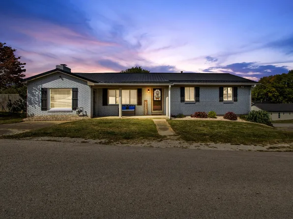 817 1st St, Mount Sterling, KY 40353