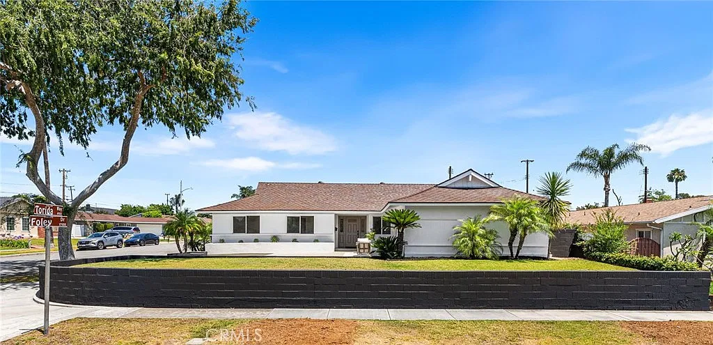 5 bed, 2603 sqft, $5,995 — Photo 1