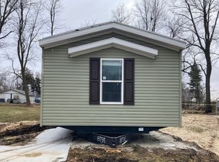 80 Loraine Dr, Galesburg, IL 61401