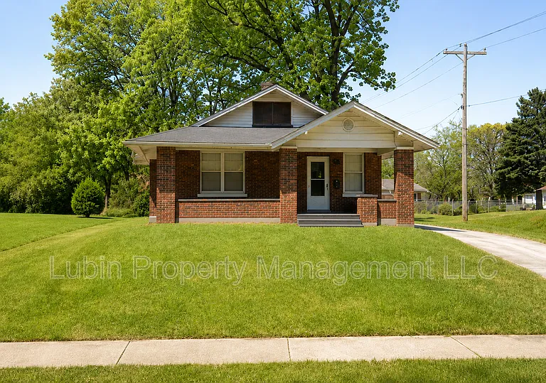 1535 S Wellington St — Photo 1