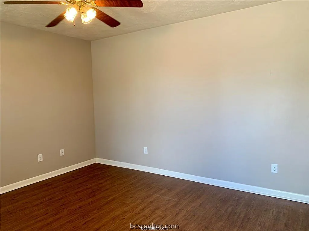 2 bed, 910 sqft, $1,400 — Photo 2