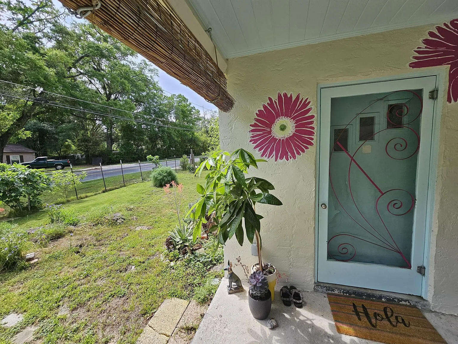 2 bed, 690 sqft, $1,300 — Photo 1