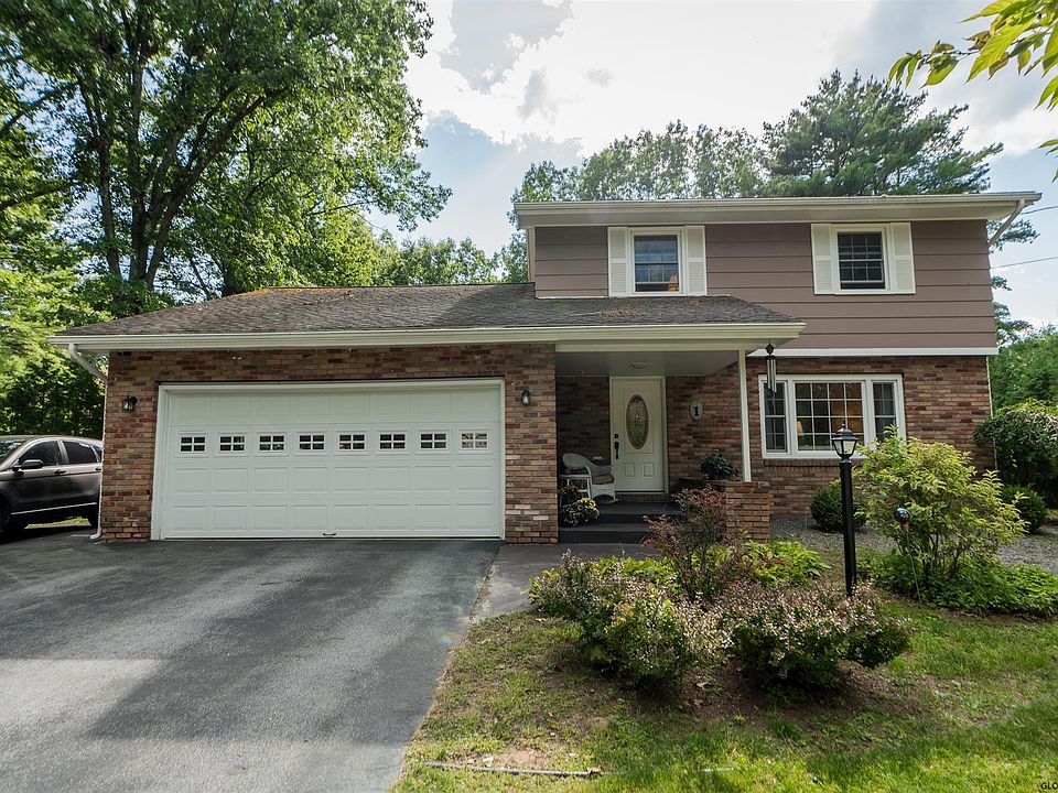 1st image of 1 Pine Knoll Dr
