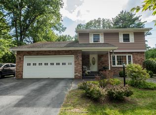 1 Pine Knoll Dr, Saratoga Springs, NY 12866