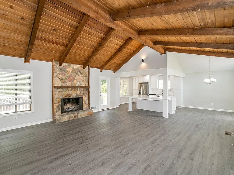 3941 Kensington Dr — Photo 12