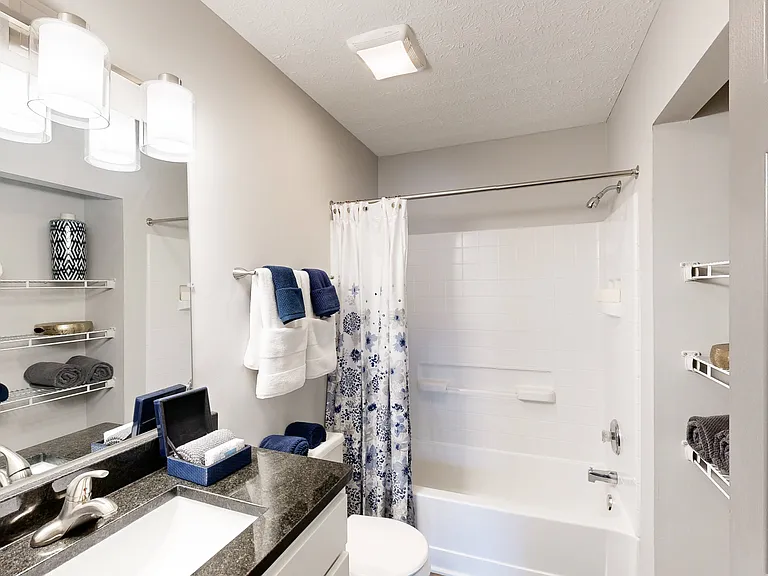 Silvertree at Little Turtle Apartments — Photo 22