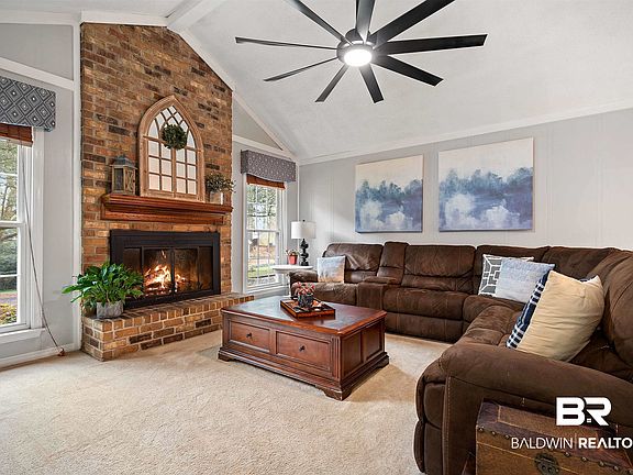 5th image of 8270 Pinebough Ave