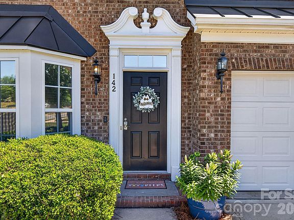 2nd image of 142 Autumn Falls Dr #18