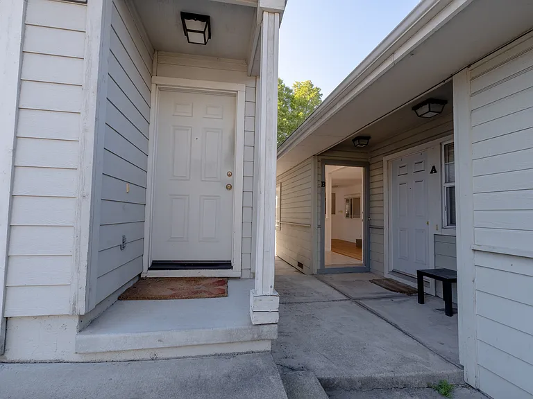 1215 Hidden Creek Pl #B — Photo 18