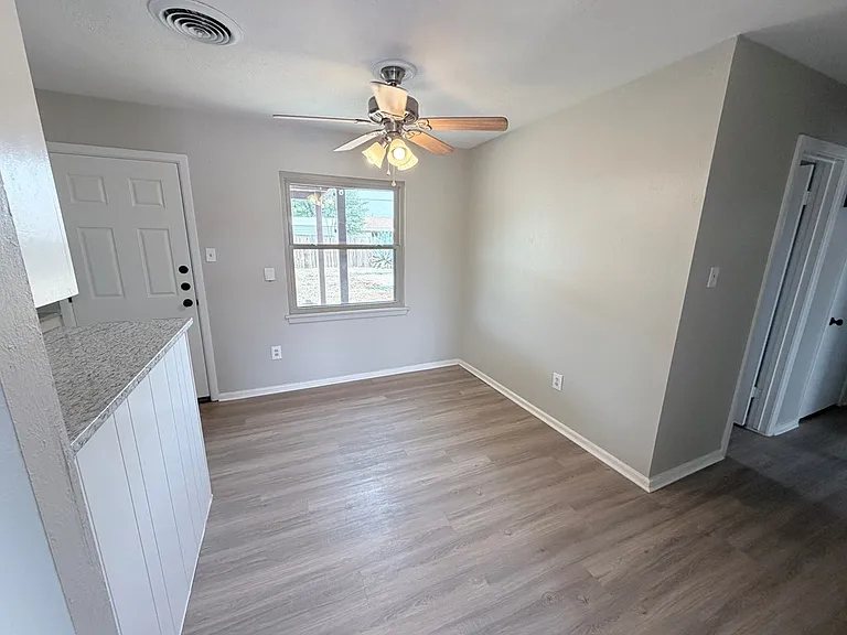 4716 Bowie Dr — Photo 4