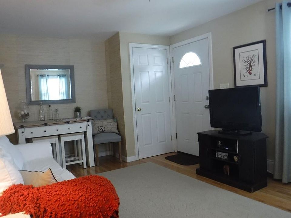 4 Nutty Hill Rd Hingham MA Zillow