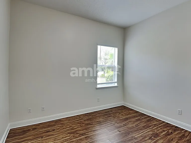 604 Battersea Dr — Photo 14
