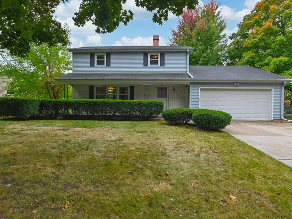 1825 Parkland Way, Green Bay, WI 54303