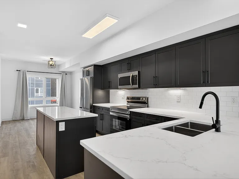 11 Merkel Manza Blvd — Photo 70