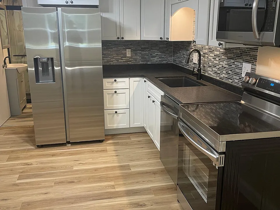32 W Washington St #7