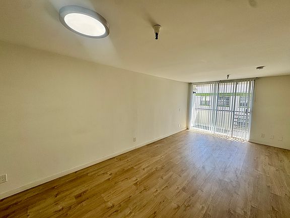 4th image of 6633 Yucca APT 305