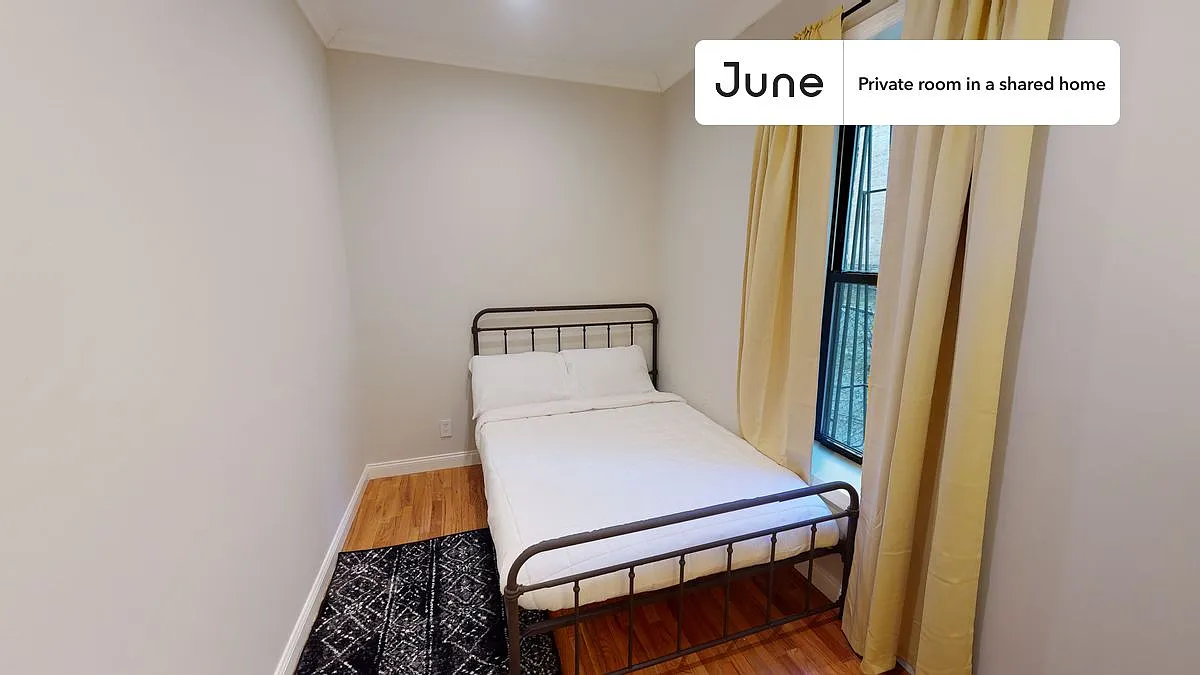 Full bedroom in 3 bed/1 bath home in Hamilton Heights #795 B — Photo 1