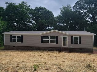 121 Landing Dr NW, Calhoun, GA 30701