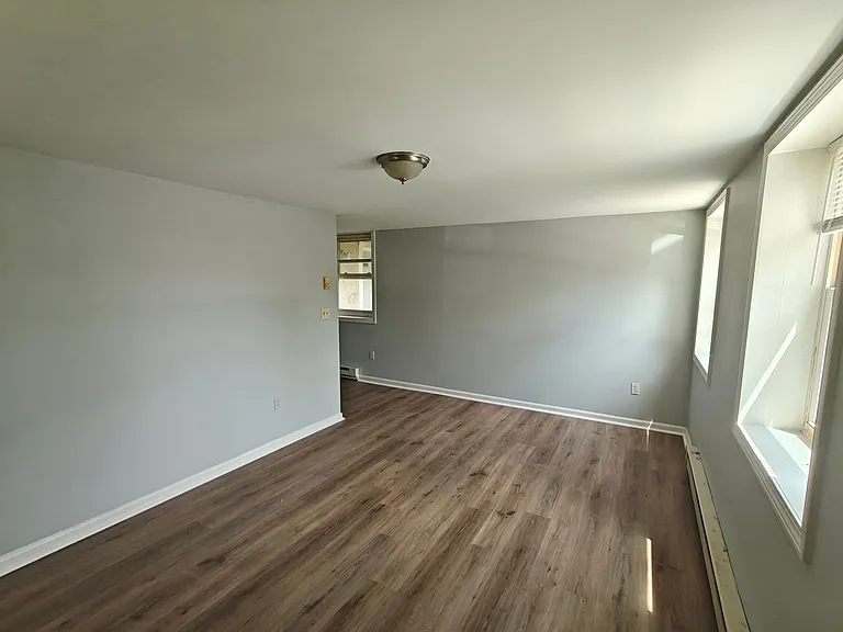 14 Edgewood Rd #13 — Photo 2