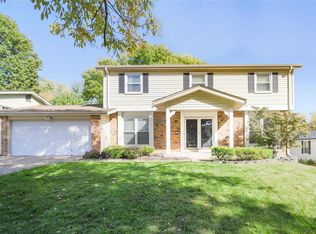 1238 Luray Dr, Chesterfield, MO