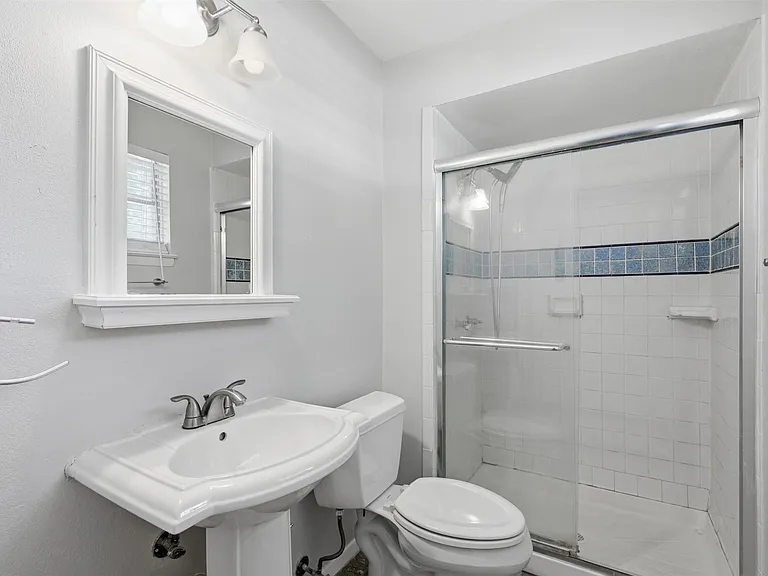 1403 Provincetown Ln — Photo 26