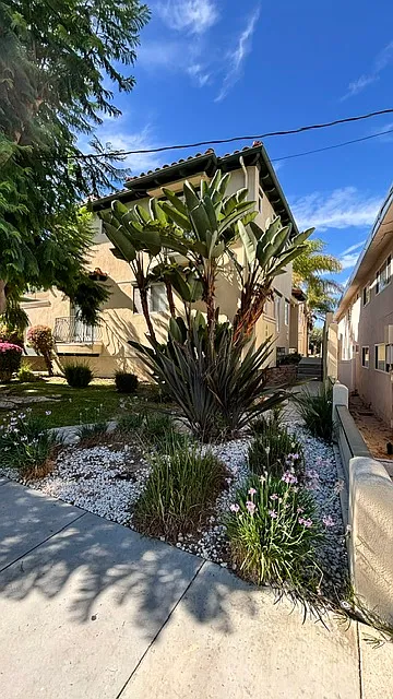 3 bed, 2.5 bath, 1592 sqft, $4,195 — Photo 1
