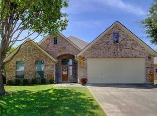 8313 Estandarte Ct, Benbrook, TX 76126