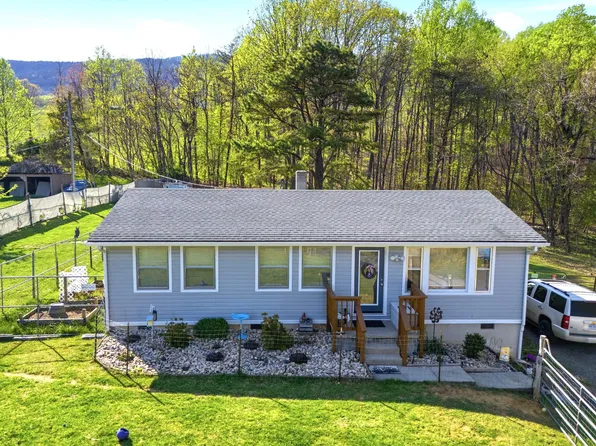 1520 Little Catawba Creek Rd, Troutville, VA 24175