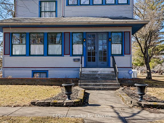 4th image of 203 N Maple St