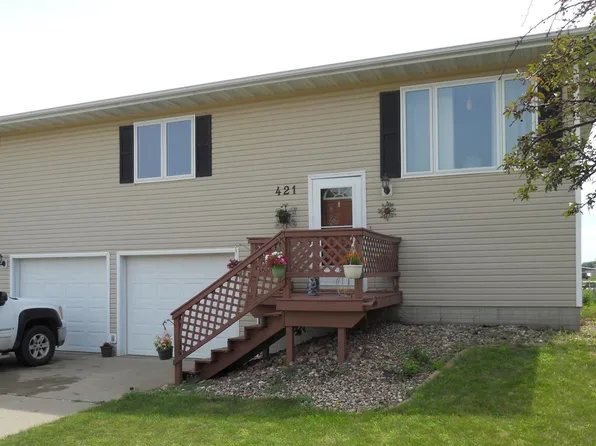 421 Jefferson St, Vermillion, SD 57069