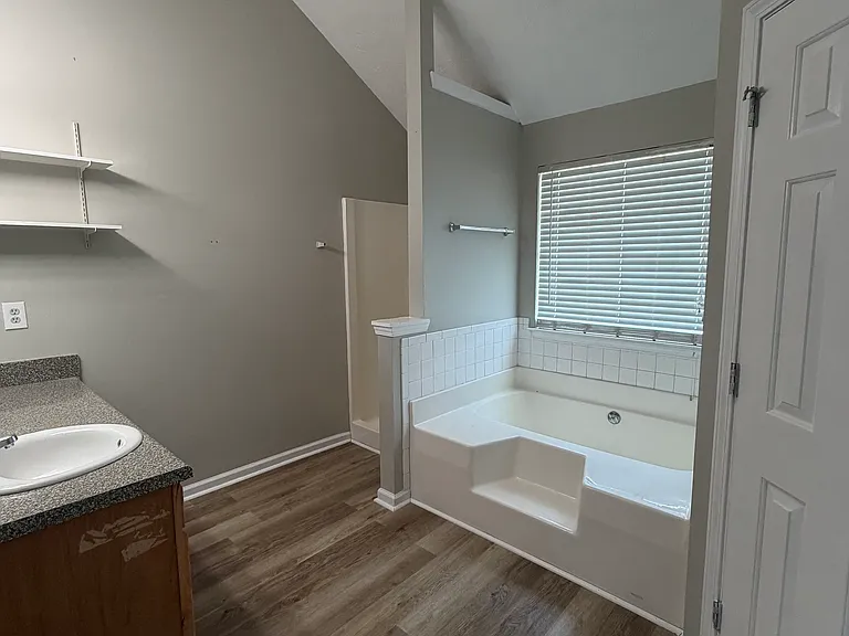 90 Keyton Dr — Photo 14