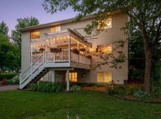 1952 Fischer Dr, Waconia, MN 55387