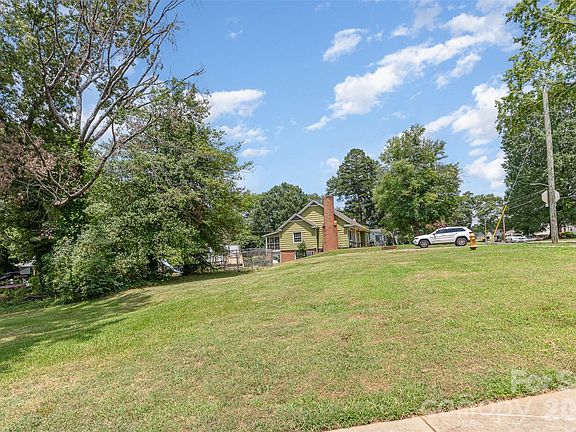 3rd image of 1318 Enderly Rd #1