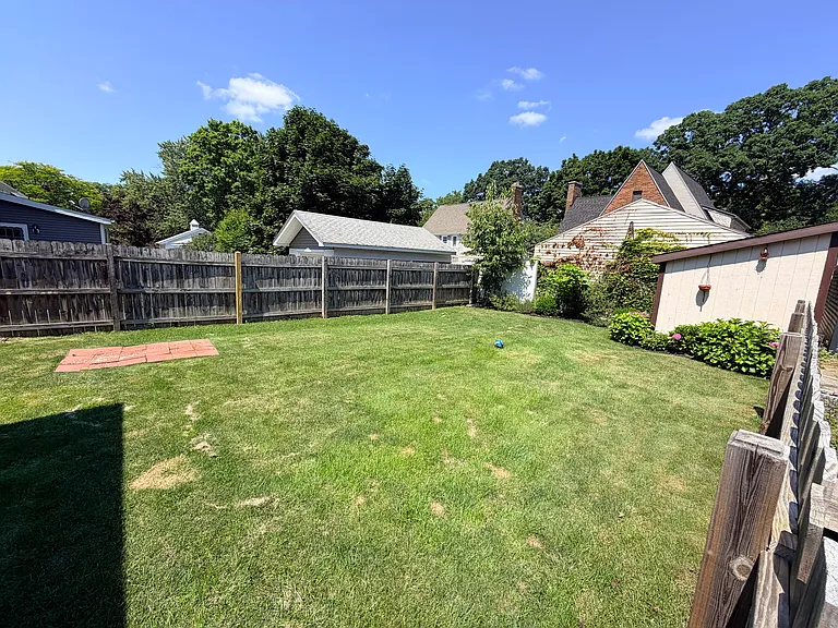 942 Harrison Ave — Photo 14