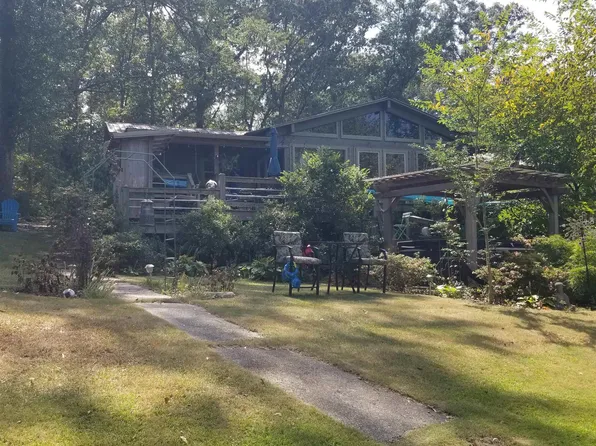 155 Coosa Dr, Cropwell, AL 35054